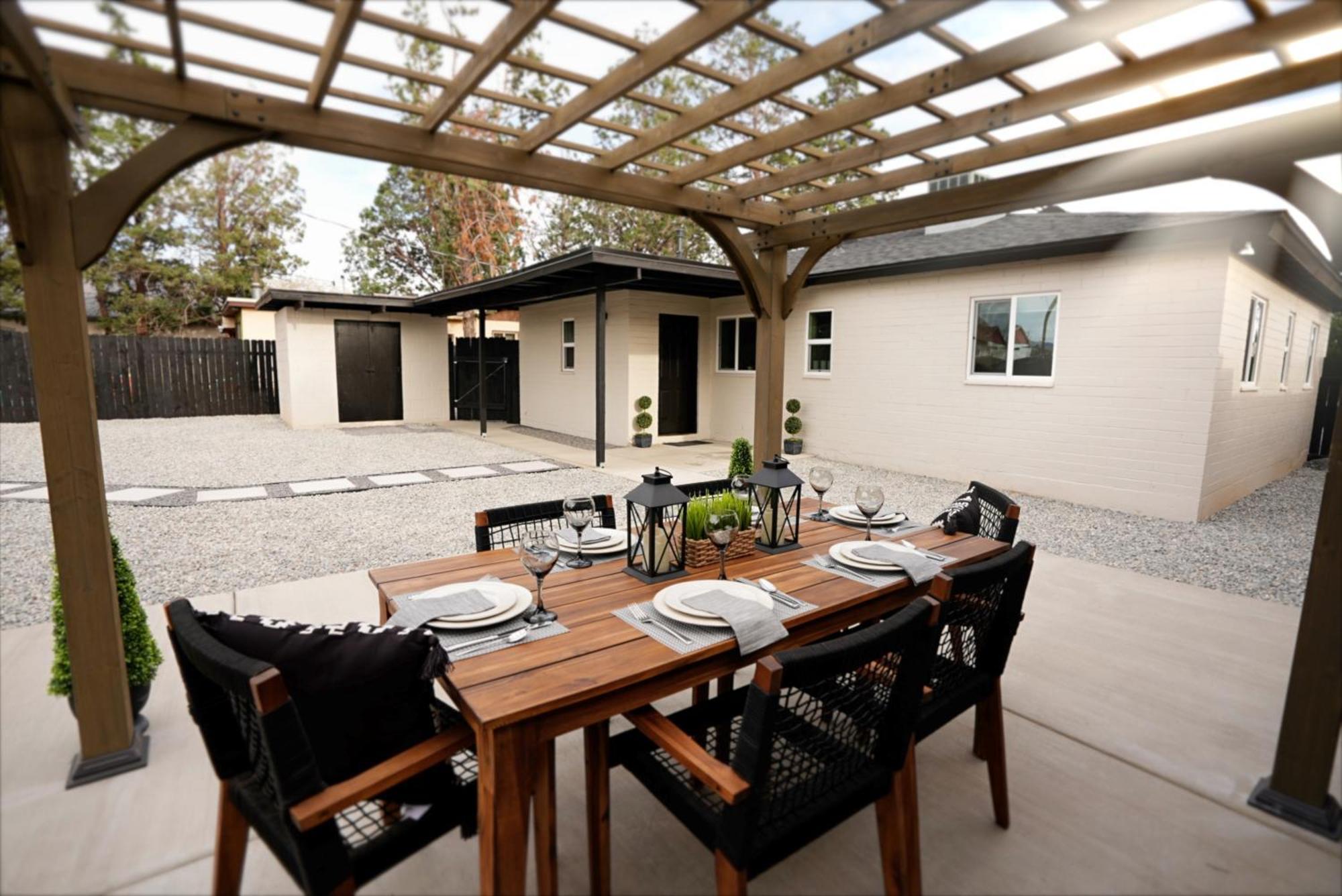 Centrally Located! Remodeled! Huge Backyard! The White House แอลบูเคอร์คี ภายนอก รูปภาพ